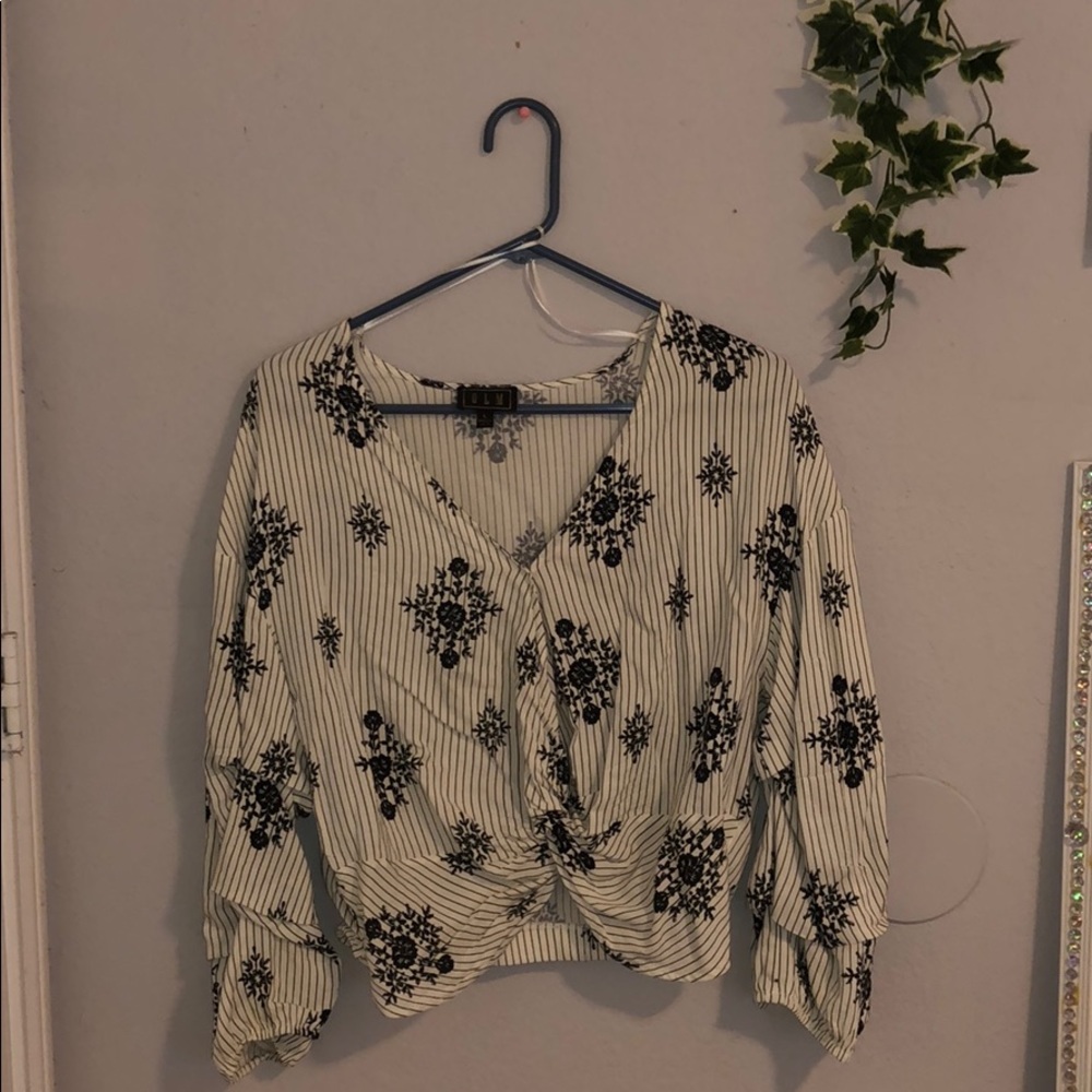 blouse. never worn